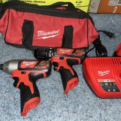 Milwaukee M12 Drill Impact Set