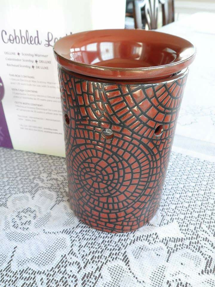 Brand NEW Scentsy Cobbled Leather Wax Tart Warmer Brown