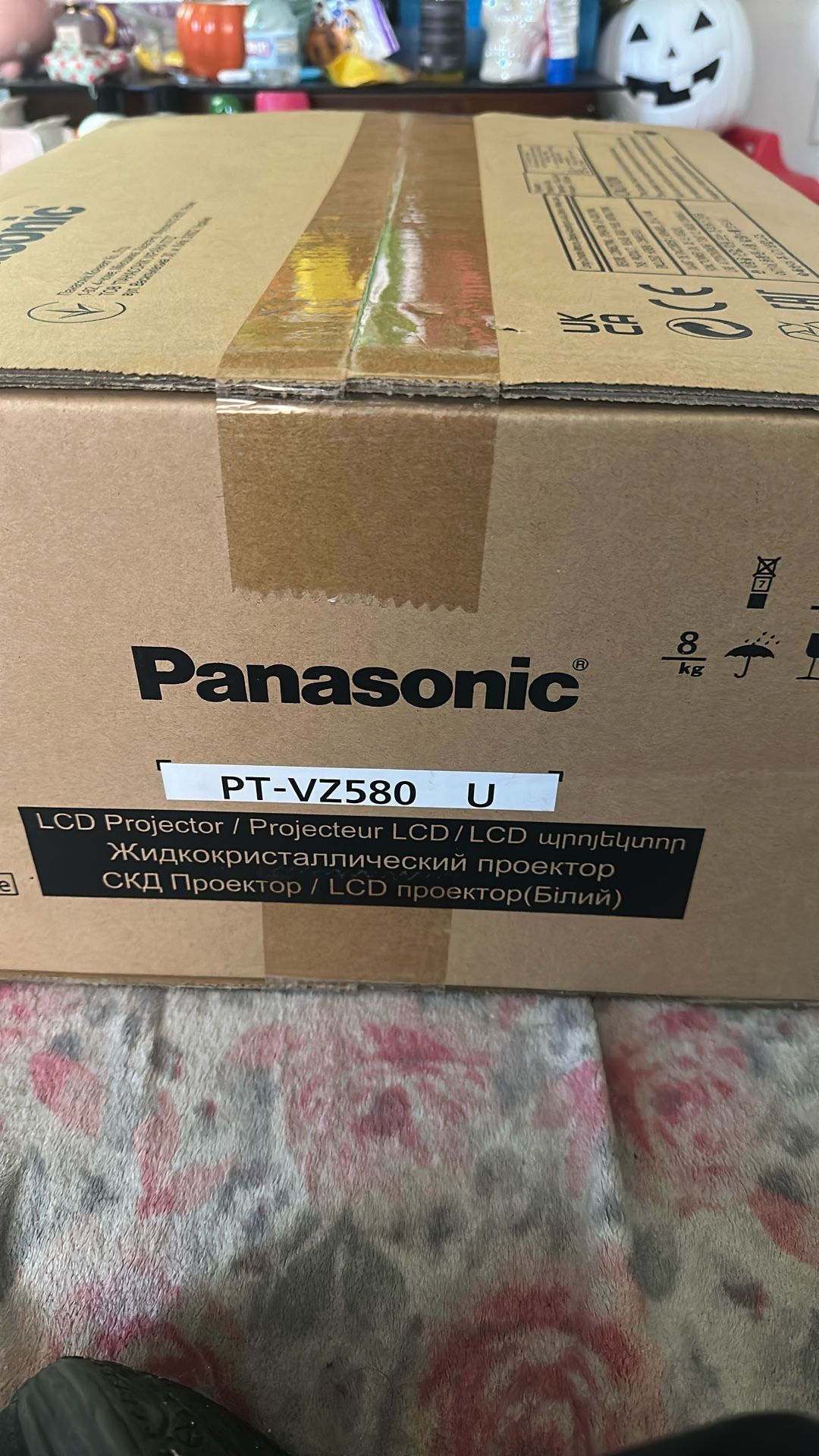 Panasonic PT-VZ580 U Projector LCD