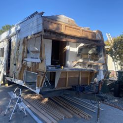 Travel Trailer And Motor Home 