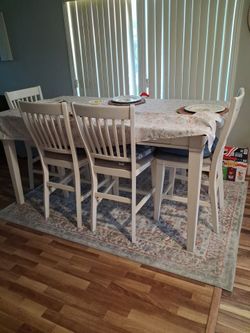 Dinning room table