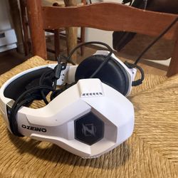 Ozeino Gaming Headphones | Wireless | RGB | Multi-Platform Compatible | Like New
