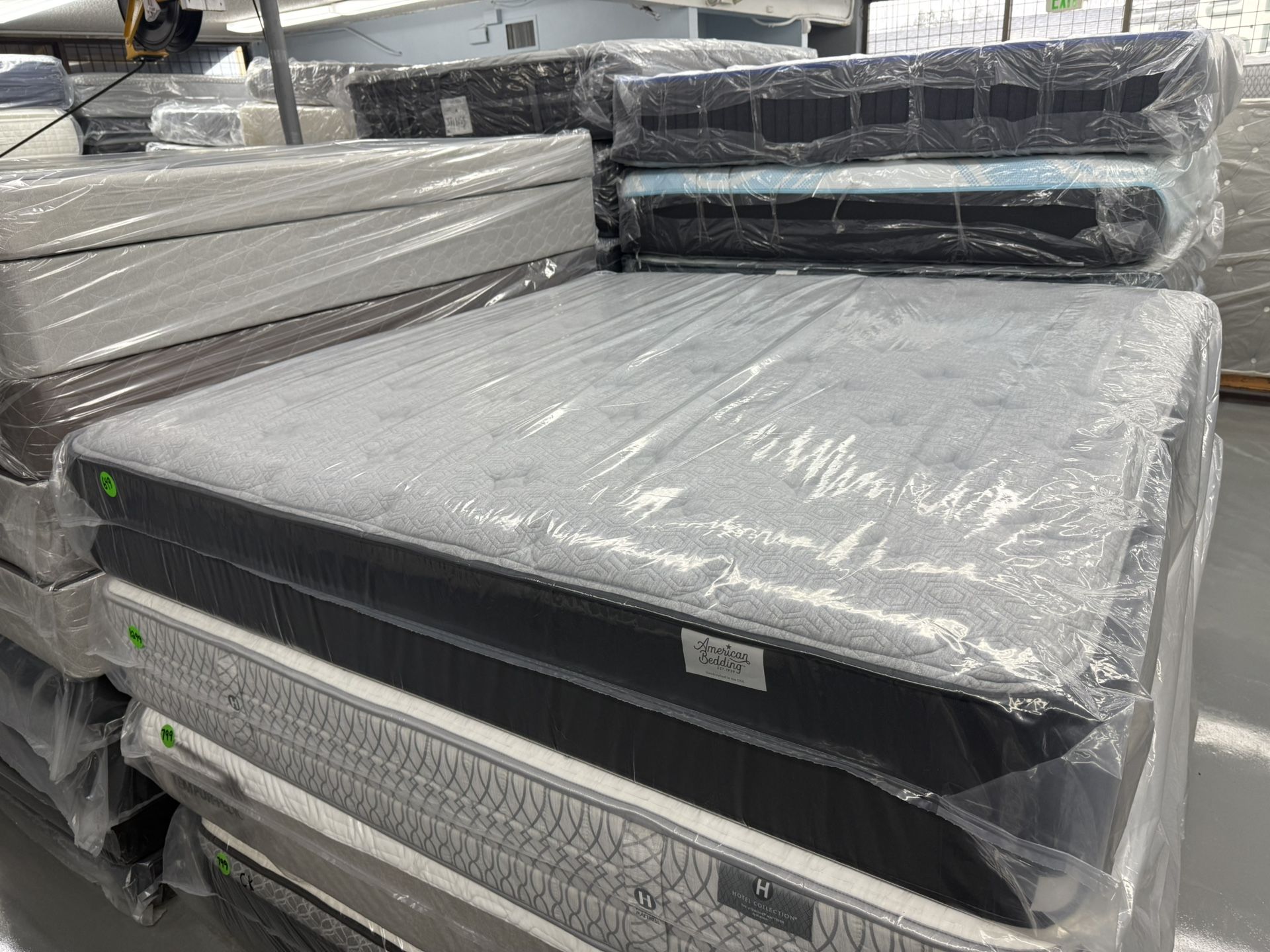 KING SIZE AMERICAN BEDDING MATTRESS & BOX SPRINGS BED SET