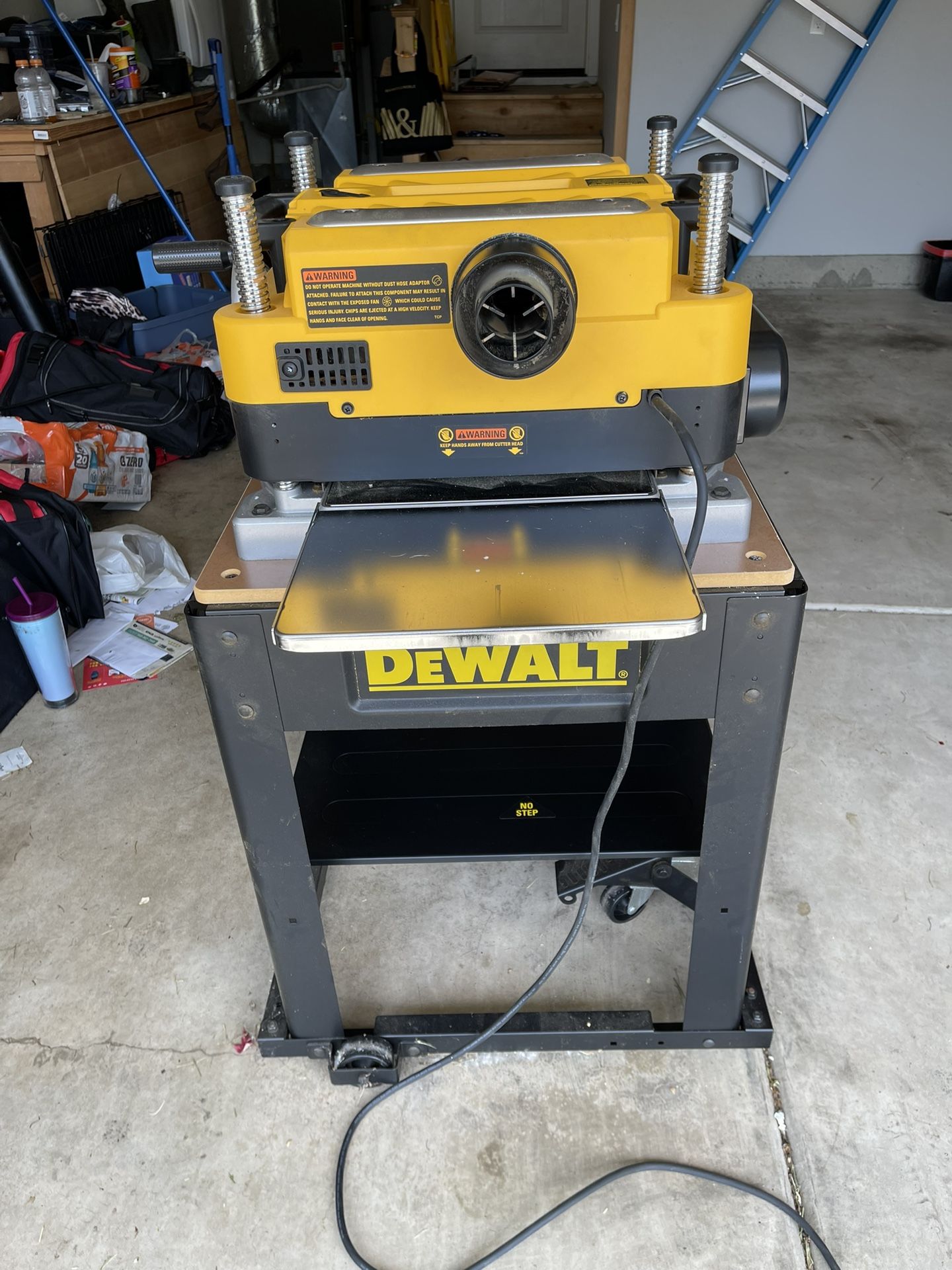 DeWalt 13 Inch Planer with Mobile Stand
