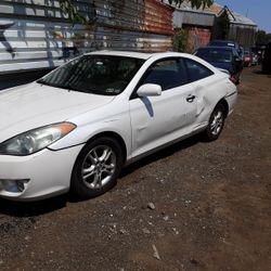 PARTING 2004 TOYOTA SOLARA 