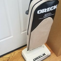 NEW cond ORECK COMMERCIAL 2SPEED VACUUM WITH AMAZING POWER SUCTION  , WORKS EXCELLENT  , IN THE BOX 
