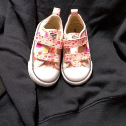 Converse Toddler Chuck Taylors  Girls Size 7 