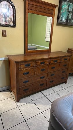 Mirror cabinet
