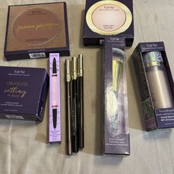 🎁Christmas 🎁 For That Special Someone Or Yourself 💋💋Tarte Bundle $90 Firm