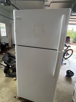 Frigidaire 18 Cu. Ft. Refrigerator/freezer