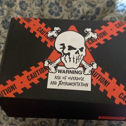 tomestone black and white shoes