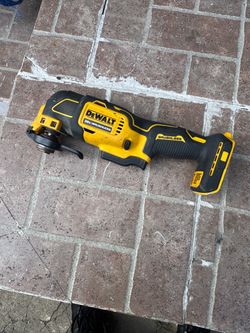 Dewalt multi tool oscillating tool  DCS354