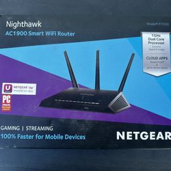 NETGEAR Nighthawk Smart Wi-Fi Router - AC1900 Wireless Speed (Up to 1900 Mbps) | Up to 1800 Sq Ft Coverage & 30 Devices | 