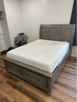 Gray Wood Queen Storage Bed and 7-Drawer Dresser Set