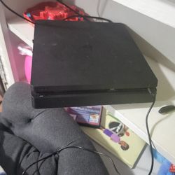 Playstation 4 Slim For 275$