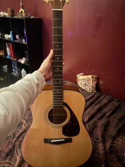 Yamaha F335 Acoustic Guitar – Like New 🔥 (NEVER USED)