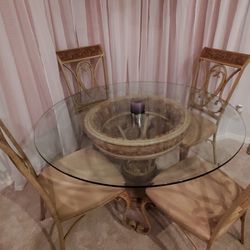 Round Dining / Nook Table With  Chairs