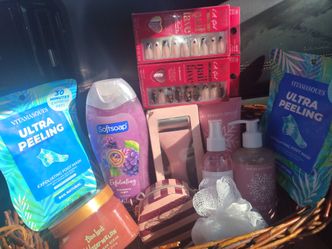 Beauty & Skincare Gift Basket Bundle