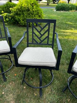 4 Counter Height Swivel Patio Chairs w/ Cushions