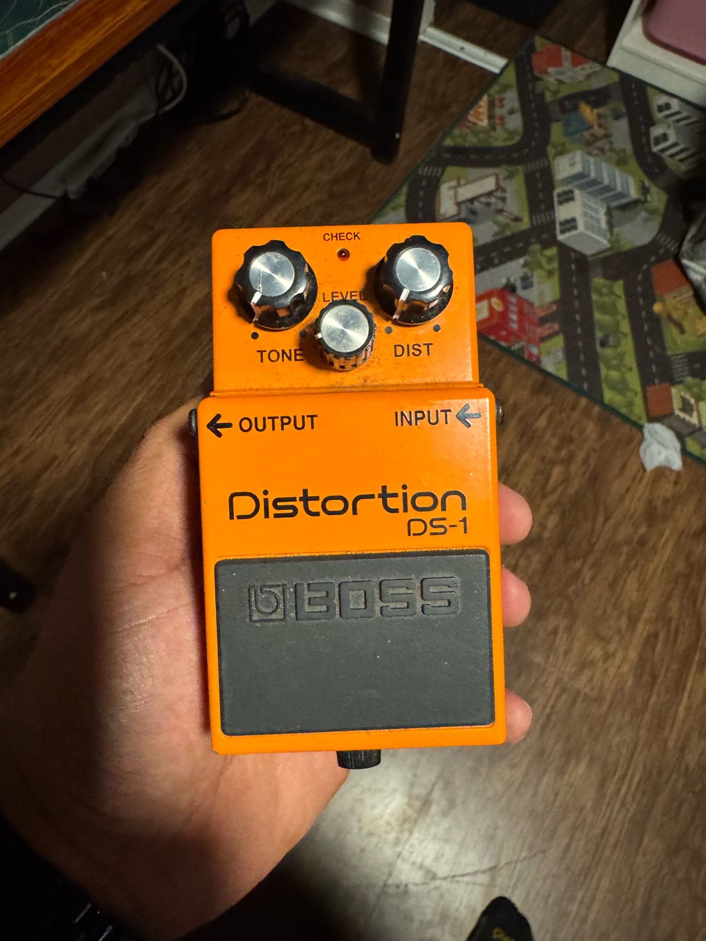 Distortion pedal