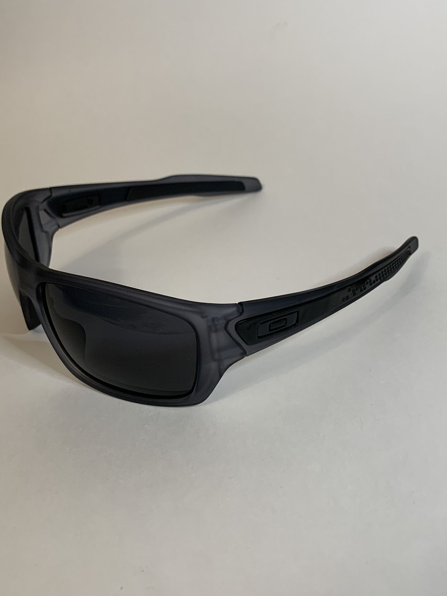 New Oakley turbine style sunglasses No scratches No polarized Pick up Costa Mesa
