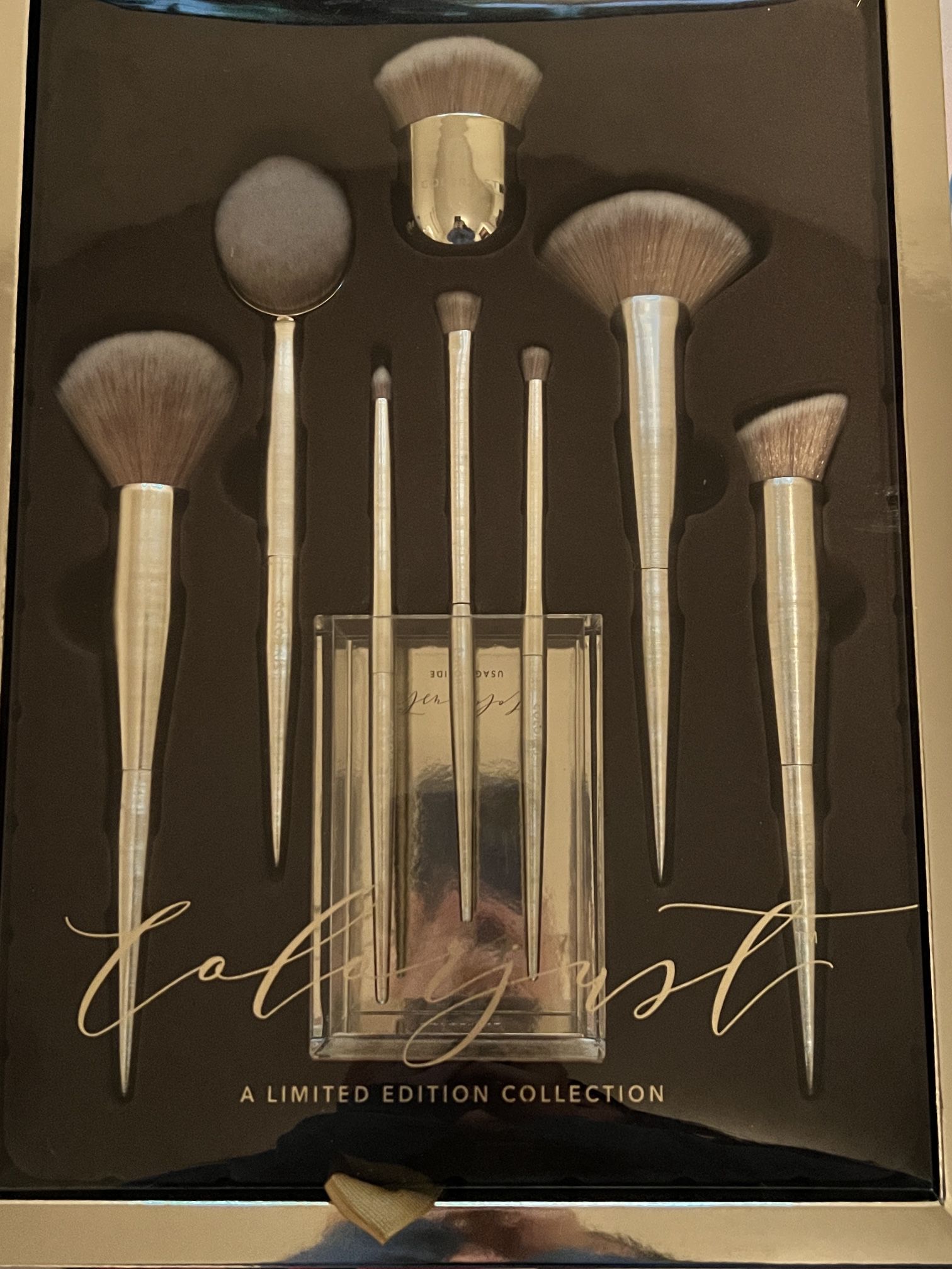 ansvar antage Kan ikke lide ColourPop Makeup Brushes (A Limited Edition Collection) for Sale in Kent,  WA - OfferUp