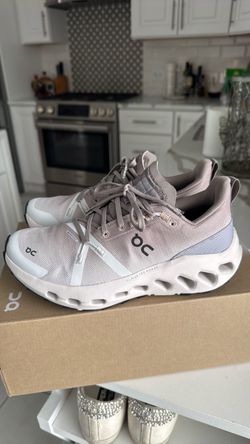 On Cloud Cloudsurfer Trail WP Women Gymshoes Size 7 NEW