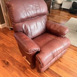 La-Z-Boy Red Leather Reclina-Rocker Recliner – Classic & Comfortable