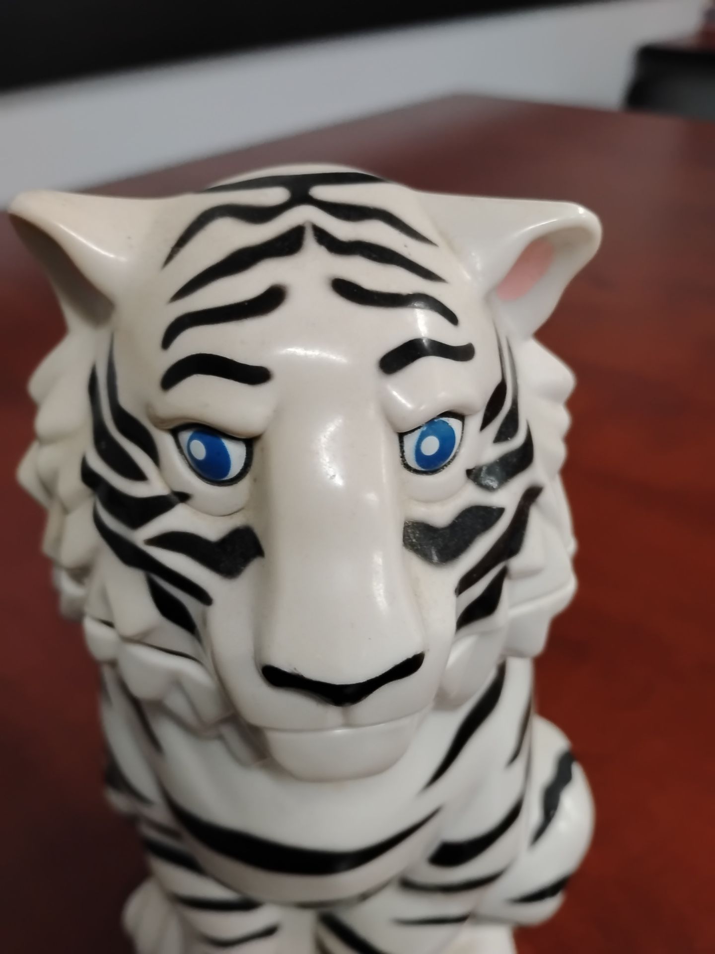 Vintage White Tiger Ringling Brothers Circus very good condition and clean