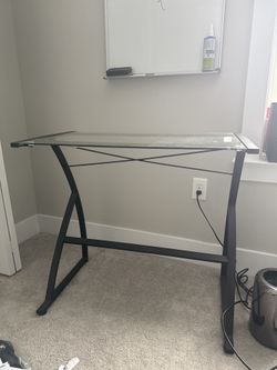 Modern Glass Office Desk – Excellent Condition – Move Out Sale