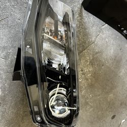 2016-2018 Camaro Headlight Brand New