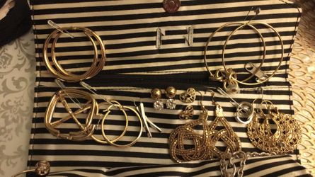 Necesito gente seria que quiera crecer dentro de una empresa de joyería certificada