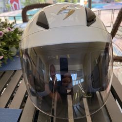 Motorcycle helmet