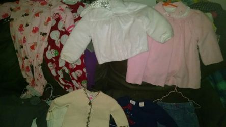 20 peices of girls 2T clothing