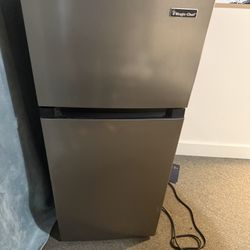 Magic Chef Mini Refrigerator stainless (4.5 cu ft)