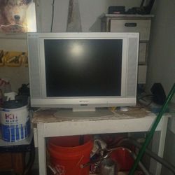 Small Tv Comes With DVD Player