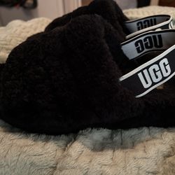Black Ugg Fuzzy Slippers! 🖤🥰