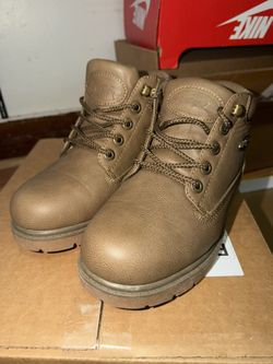 Lugz Women's size 7.5 Preowned like new (Read ad before messaging)