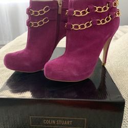 Colin Stuart fuchsia suede leather booties with golden chains size 7.5