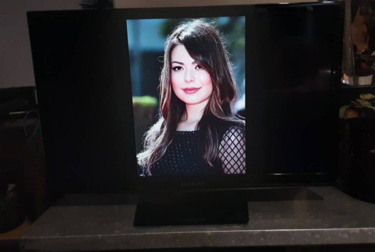 A working 720p Samsung 24 inch Not A smart TV