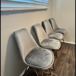 (Set of 4) Velvet chairs 