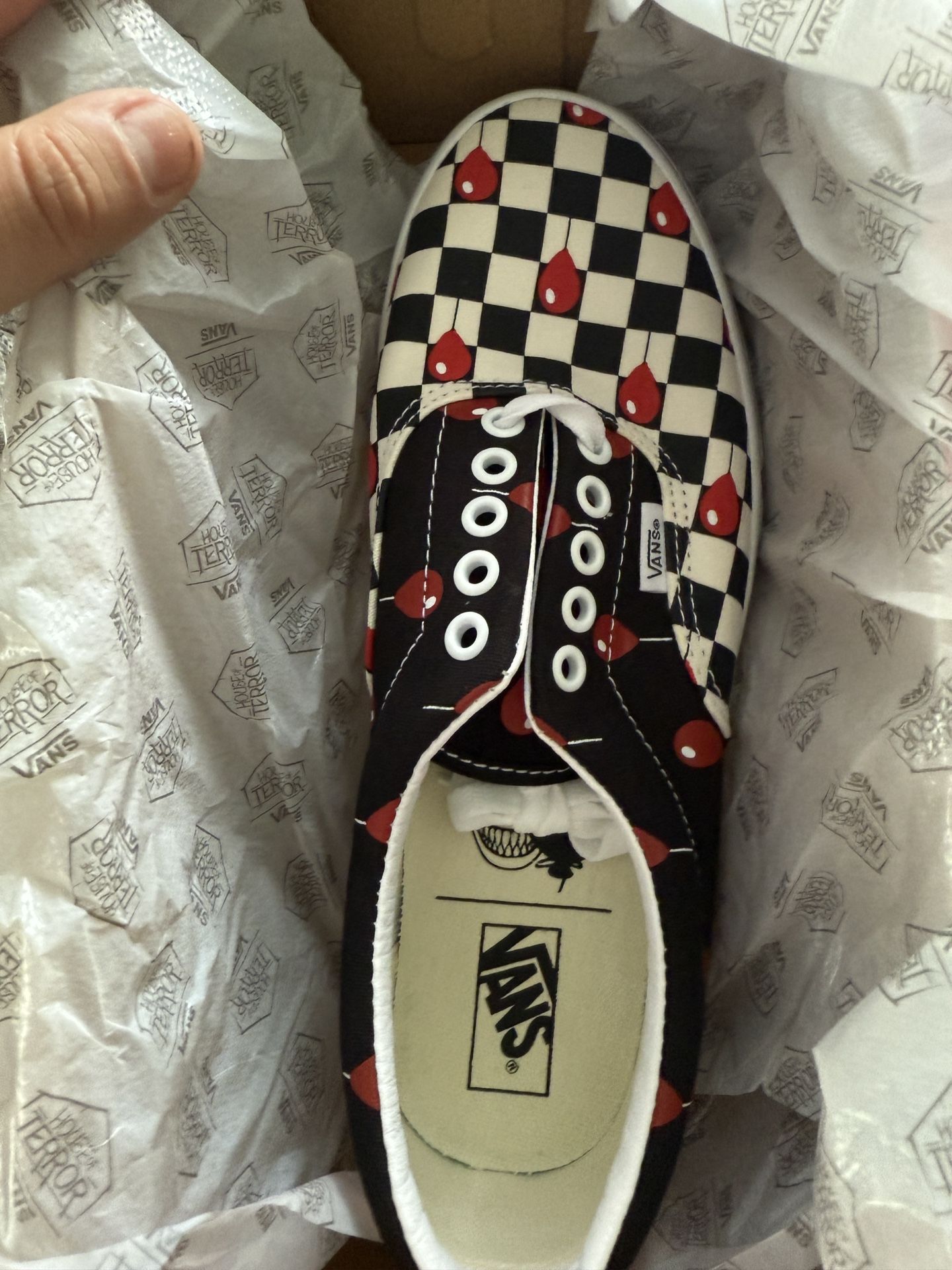 VANS Era Horror IT Pennywise Exclusive Edition
