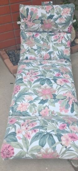 Chaise lounge cushion