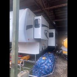 2006 Toy Hauler With 14 Foot Separate Garage! REDUCED To 19,500!