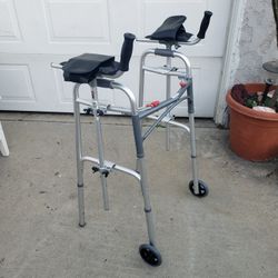 Walker With Removable Forearm Support 