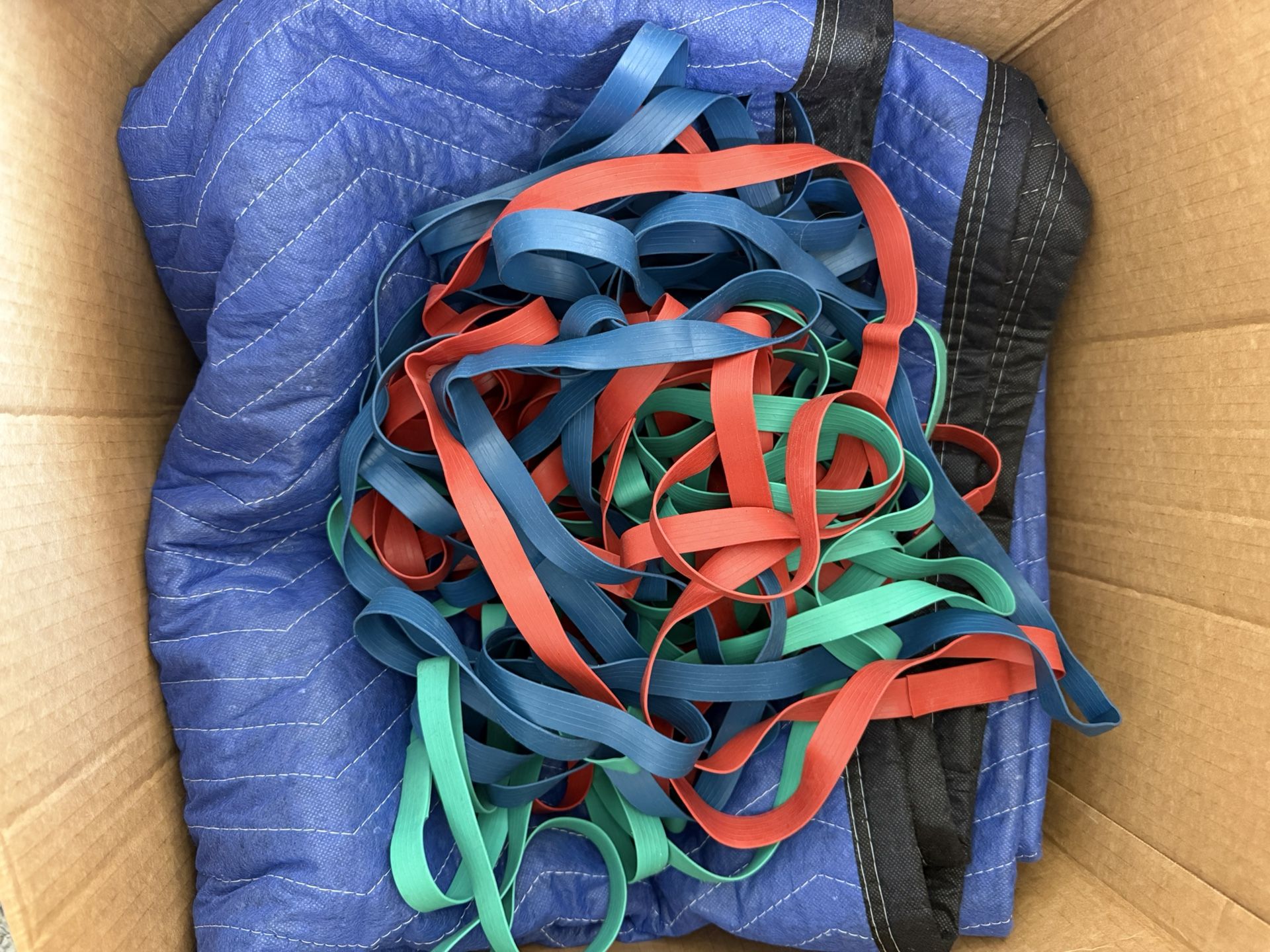 11 Moving Blankets & Bands