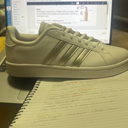 Adidas Woman’s Grand Court Sneaker 