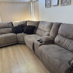 Power Reclining Sectional Price Negotiable 