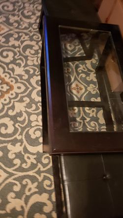 Coffee table with two small chairs