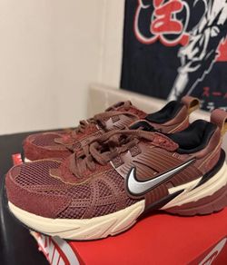 Nike V2K Run Red Sepia Dark Pony Women's FN6703-201 Women's Size 6 Retro Gym
